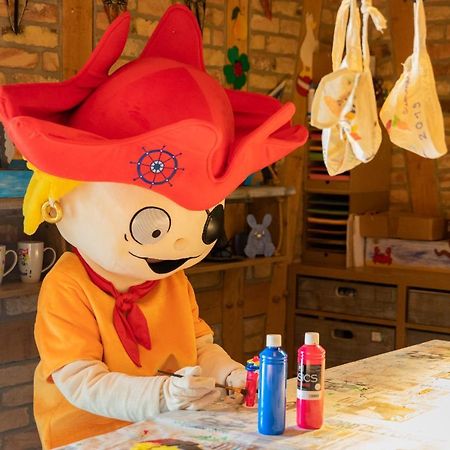 Familien Wellness Hotel Seeklause Mit Grossem Abenteuerspielplatz "Piraten-Insel-Usedom" Kinder Immer All-Inklusive & Getraenke Ganztags Inklusive Trassenheide Luaran gambar
